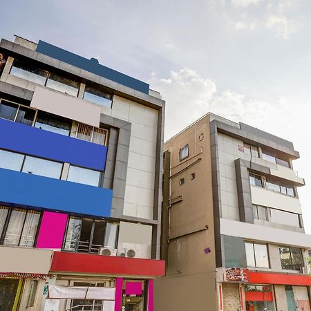 Capital O Maple View Hotell Naroda Eksteriør bilde