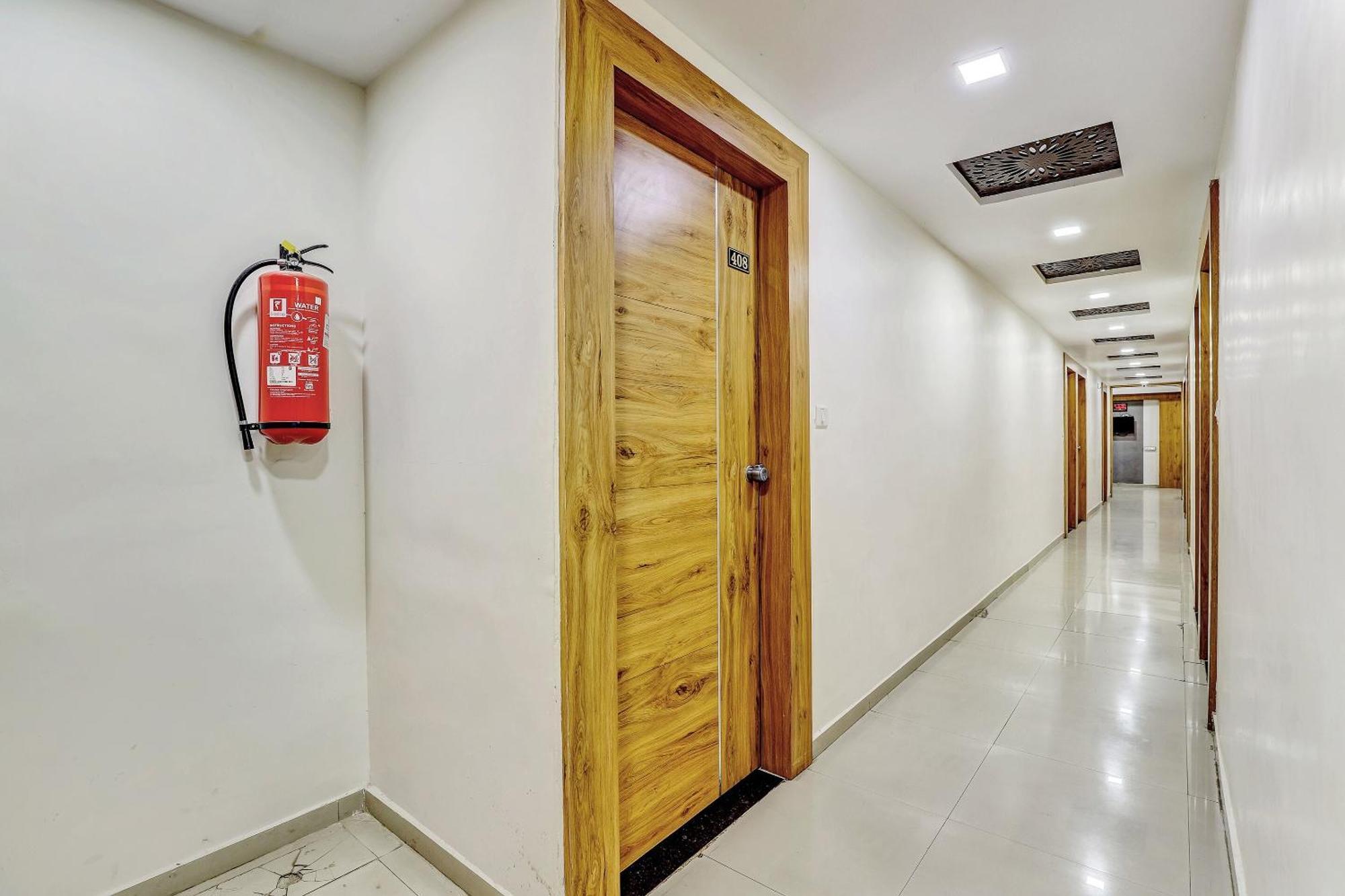 Capital O Maple View Hotell Naroda Eksteriør bilde