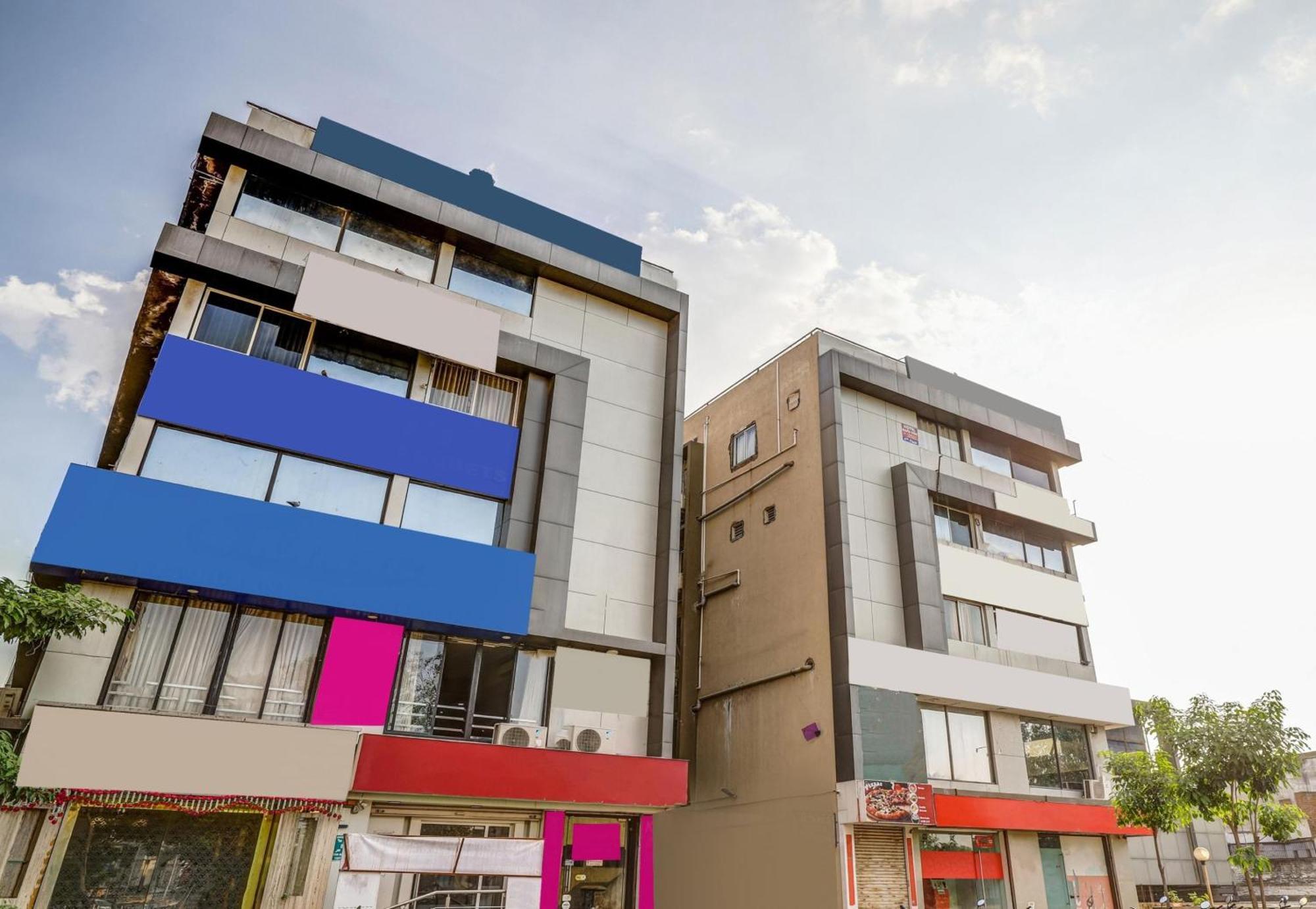 Capital O Maple View Hotell Naroda Eksteriør bilde