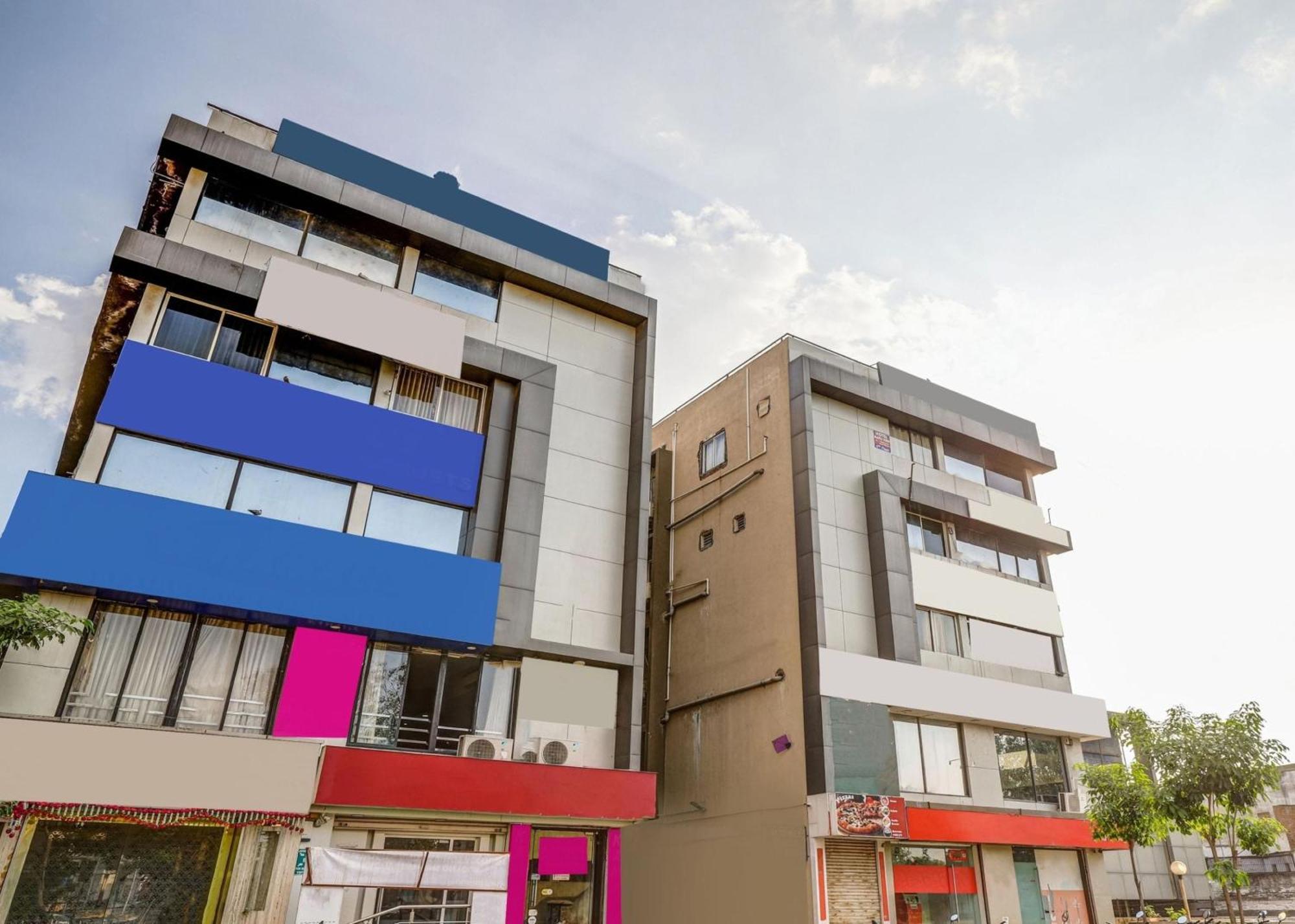Capital O Maple View Hotell Naroda Eksteriør bilde